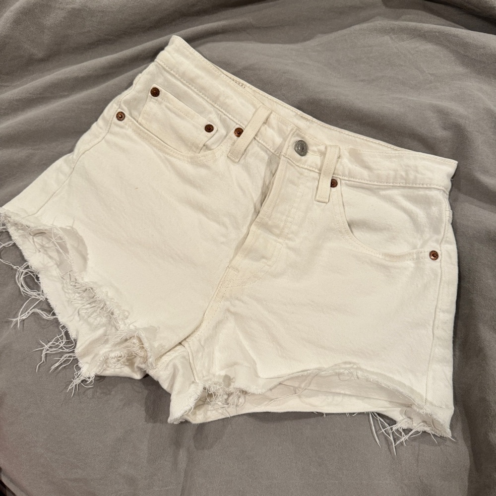 Women's Levi’s White Denim Shorts